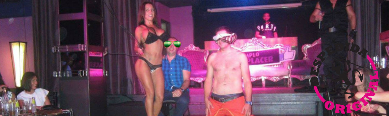 Foto de striptease en templo erotico Madrid
